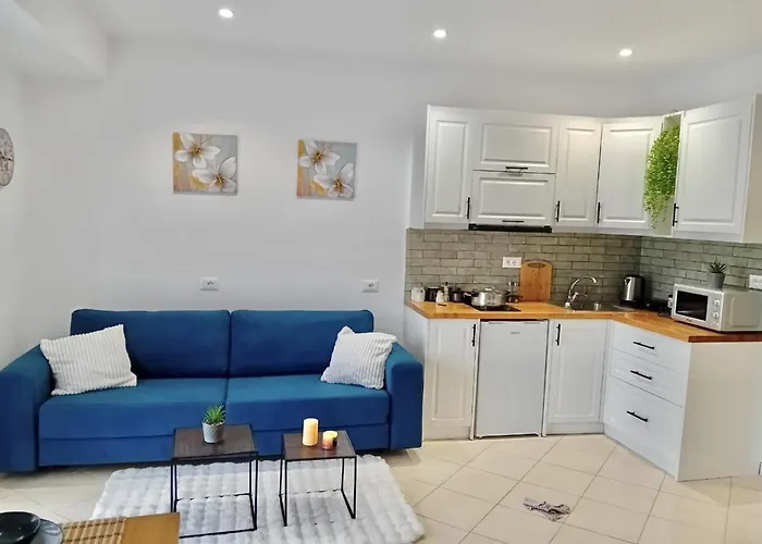 Bello Apartments