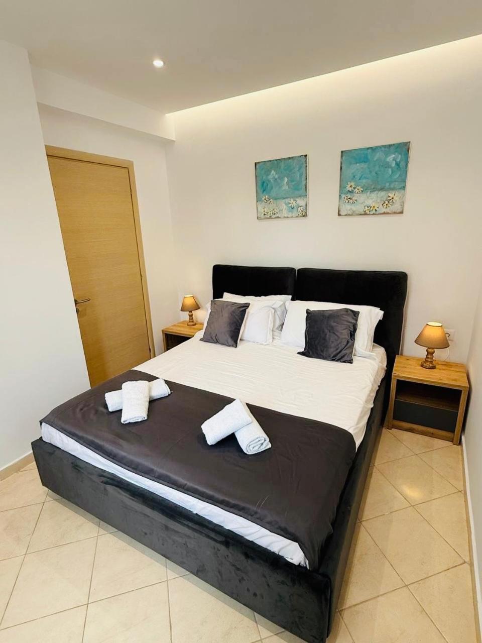 Bello Apartments Apartment
